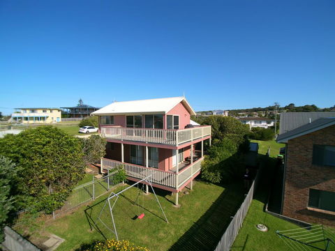 2 Jocelyn Street. Dalmeny - Darwin Holiday 1
