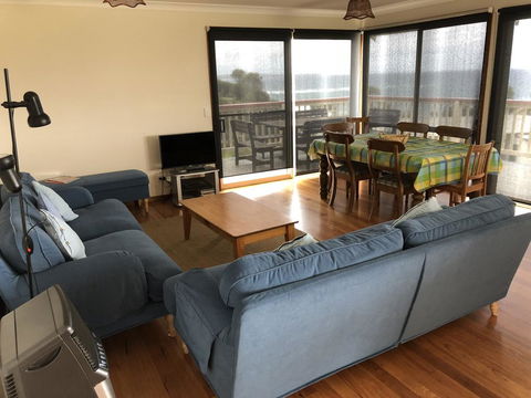 2 Jocelyn Street. Dalmeny - Darwin Holiday 2