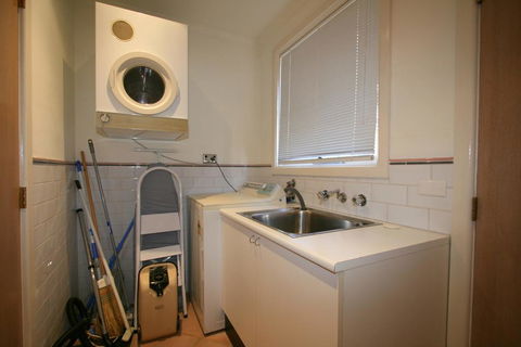 2 Munyang Street, Jindabyne - Darwin Holiday 1