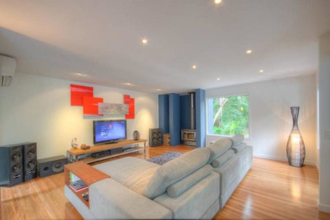 2 Satinwood Drive - Rainbow Shores, Executive Level Beach House, Pool, Walk To Beach - Darwin Holiday 2