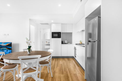 2-Bed Beach Apartment With Pool, Parking And Balcony - Darwin Holiday 1