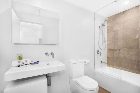 2-Bed Beach Apartment With Pool, Parking And Balcony - Darwin Holiday 3