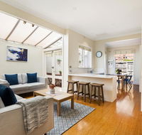 2-Bed House With Patio Near Bars and Restaurants - Darwin Holiday