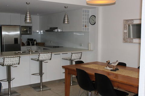2/18-20 Kipling Street, Byron - Eastpoint - Darwin Holiday 1
