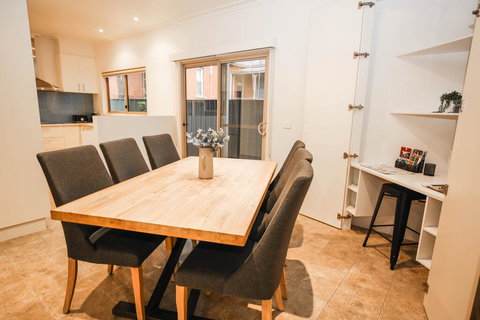 22 Riverside - Darwin Holiday 1