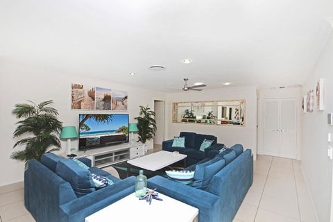 22 Sorrento Avenue, Coolum Beach - Linen Supplied PET FRIENDLY - 500 BOND - Darwin Holiday 1