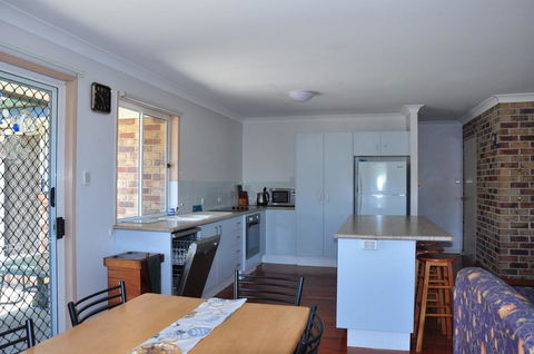 23 Carlo Road - Lowset Family Home Within Walking Distance To The Shopping Centre. Pet Friendly - Darwin Holiday 1