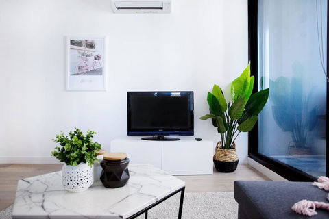25, Empire, 1Br1Bth, Pinkytoffee, MelCen CBD, FreeTram,  - Darwin Holiday 3