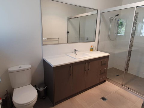 26 Satinwood Drive- Low Set Modern, Sleeps 8 - Darwin Holiday 0