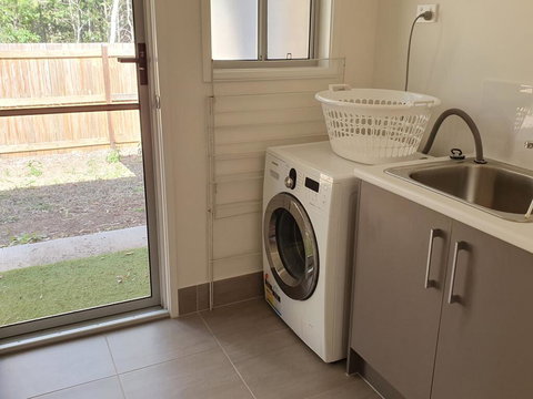 26 Satinwood Drive- Low Set Modern, Sleeps 8 - Darwin Holiday 1