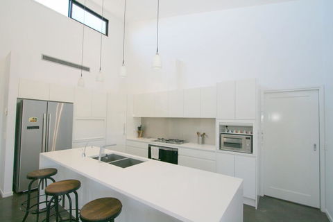 26 Twynam Street - Darwin Holiday 1