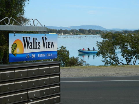 26 Wallis View - Opposite The Lake - 3 Bedroom Apartment - Sleeps 8 - Darwin Holiday 0