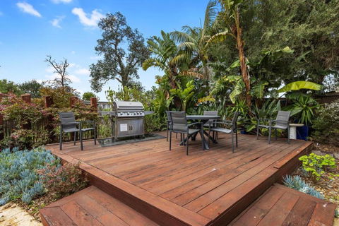 Beachfront Retreat Amazing 5 Bedroom House - Darwin Holiday 4