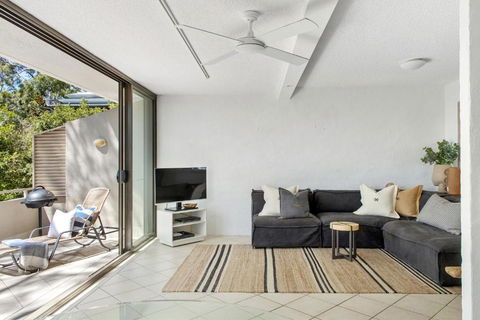 Beachside Chic, Pool & Balcony - Darwin Holiday 3