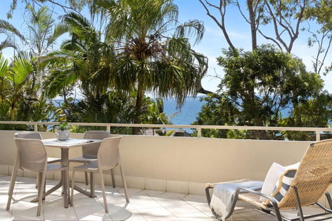 Beachside Chic, Pool & Balcony - Darwin Holiday 1