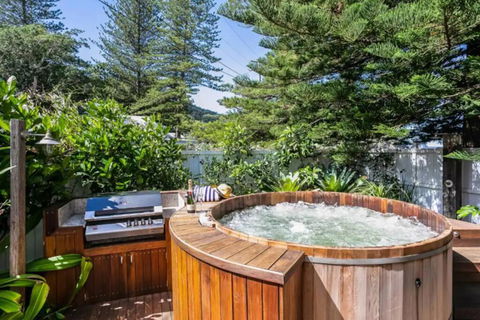 Beach Front House Outdoor Hot Tub Sauna - Darwin Holiday 1