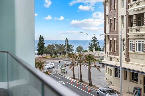 Beach Front Urban 2 Bedrooms - Darwin Holiday 2