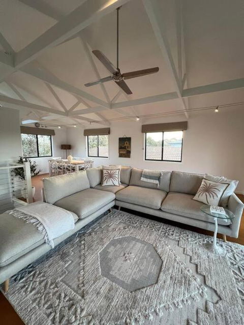 Beach House In Cowes - Darwin Holiday 0