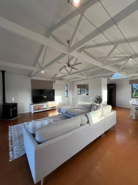 Beach House In Cowes - Darwin Holiday 2