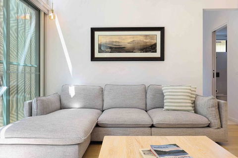 Beach Luxury Retreat- 2 Bedroom, 2 Bathroom, Shops, Pet Friendly, Parking - Darwin Holiday 2
