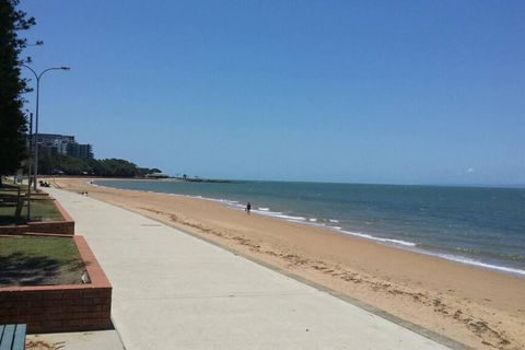Beach Pad Private Town House Sea Views Dual Living 5 Beds - Darwin Holiday 0