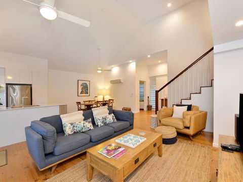 Beach Villa - A Short Walk To Town & Beach - Darwin Holiday 0