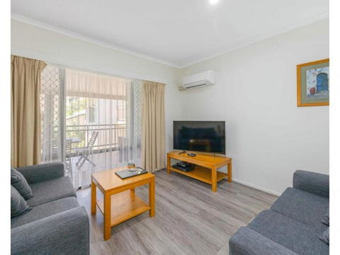 Beachfront Apartments - Darwin Holiday 3
