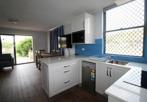 Beachfront 1 25 Willow Street - Darwin Holiday 1