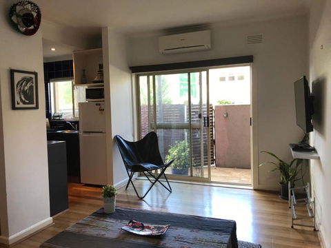 Beachfront Apartment - Darwin Holiday 1