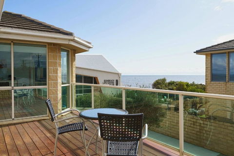 Beachfront At Bonbeach - A Coastal Lifestyle Gem - Darwin Holiday 1