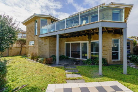 Beachfront At Bonbeach - A Coastal Lifestyle Gem - Darwin Holiday 4