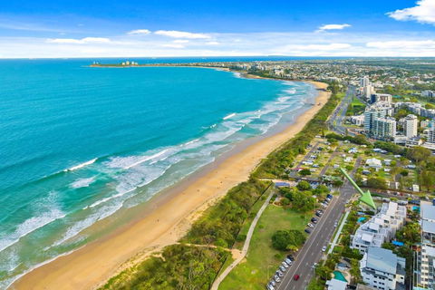 BEACHFRONT BLISS POSITIONED PERFECTLY IN COTTON TREE - Darwin Holiday 0