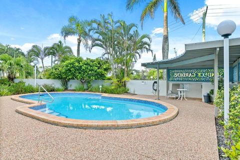BEACHFRONT BLISS POSITIONED PERFECTLY IN COTTON TREE - Darwin Holiday 2