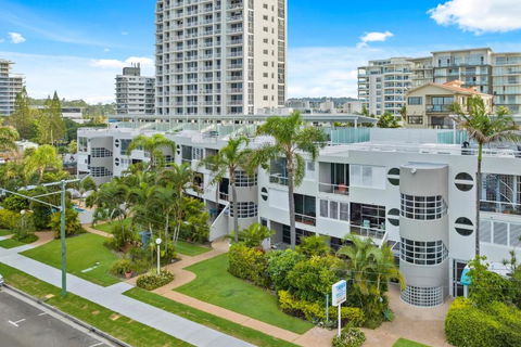 BEACHFRONT BLISS POSITIONED PERFECTLY IN COTTON TREE - Darwin Holiday 3