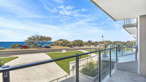 Beachfront Apartment 1 Cabarita Beach - Darwin Holiday 1