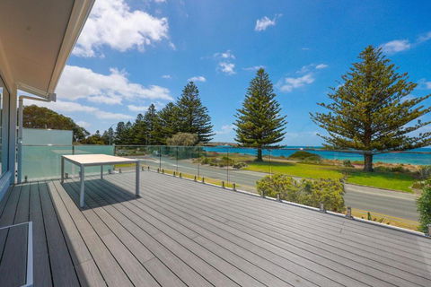 Beachfront Great For The Family - Darwin Holiday 3
