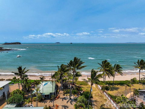 Beachfront Holiday Cottage - Darwin Holiday 0