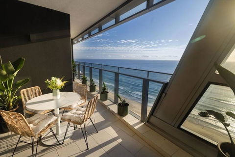 Beachfront Luxury - Darwin Holiday 0