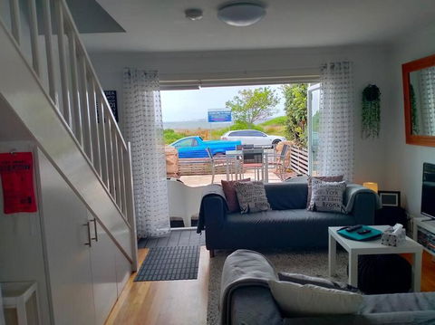 Beachfront Tiny Townhouse Kurnell - Darwin Holiday 4