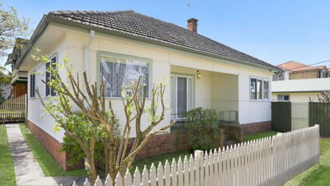Beachhouse Barrenjoey - Ettalong Beach - Darwin Holiday 1