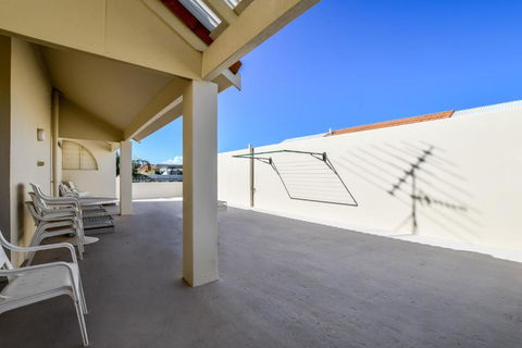Beachport Apartments - Darwin Holiday 2