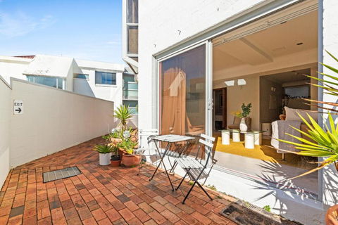 Beachside 1-Bed With Courtyard In Bondi Beach - Darwin Holiday 1