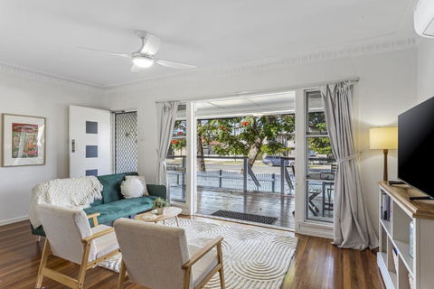 Beachside 3-Bed Family Home With Parking & Veranda - Darwin Holiday 0