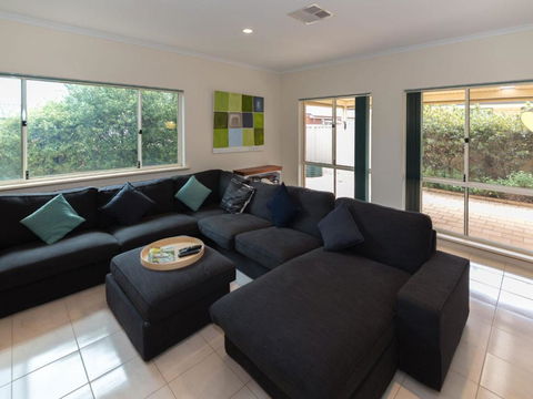 Beachside At Normanville 7 Ronald Street - Darwin Holiday 2