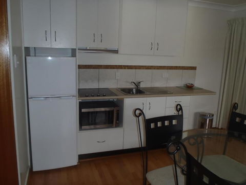 Beachside Holiday Units - Darwin Holiday 2
