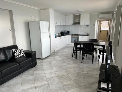 Beachside & Jetty View Apartment 7 - Sea Eagle Nest Apartment - Darwin Holiday 3