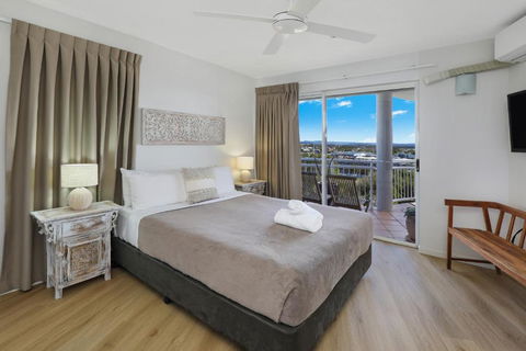 Beachside Resort Kawana Waters - Darwin Holiday 4