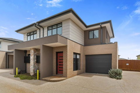 Beachside Townhouse - Darwin Holiday 1