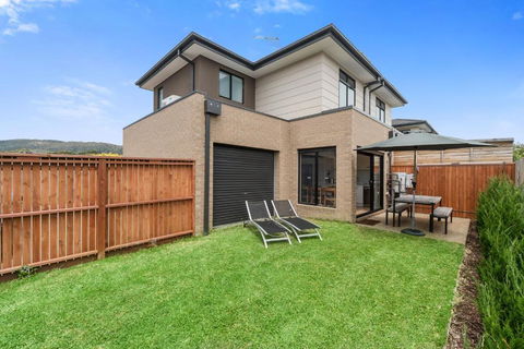 Beachside Townhouse - Darwin Holiday 3
