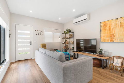 Beachside Townhouse - Darwin Holiday 4